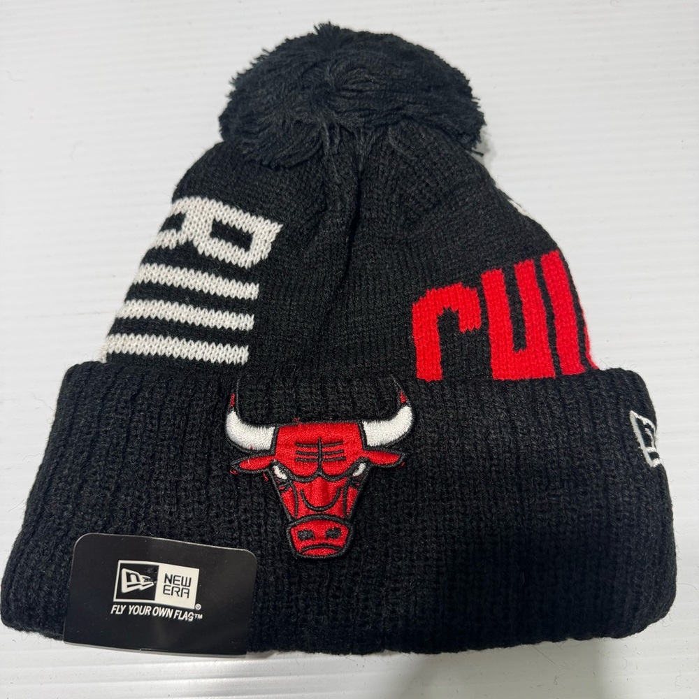 New Era Chicago Bulls Black and Red Pom Beanie